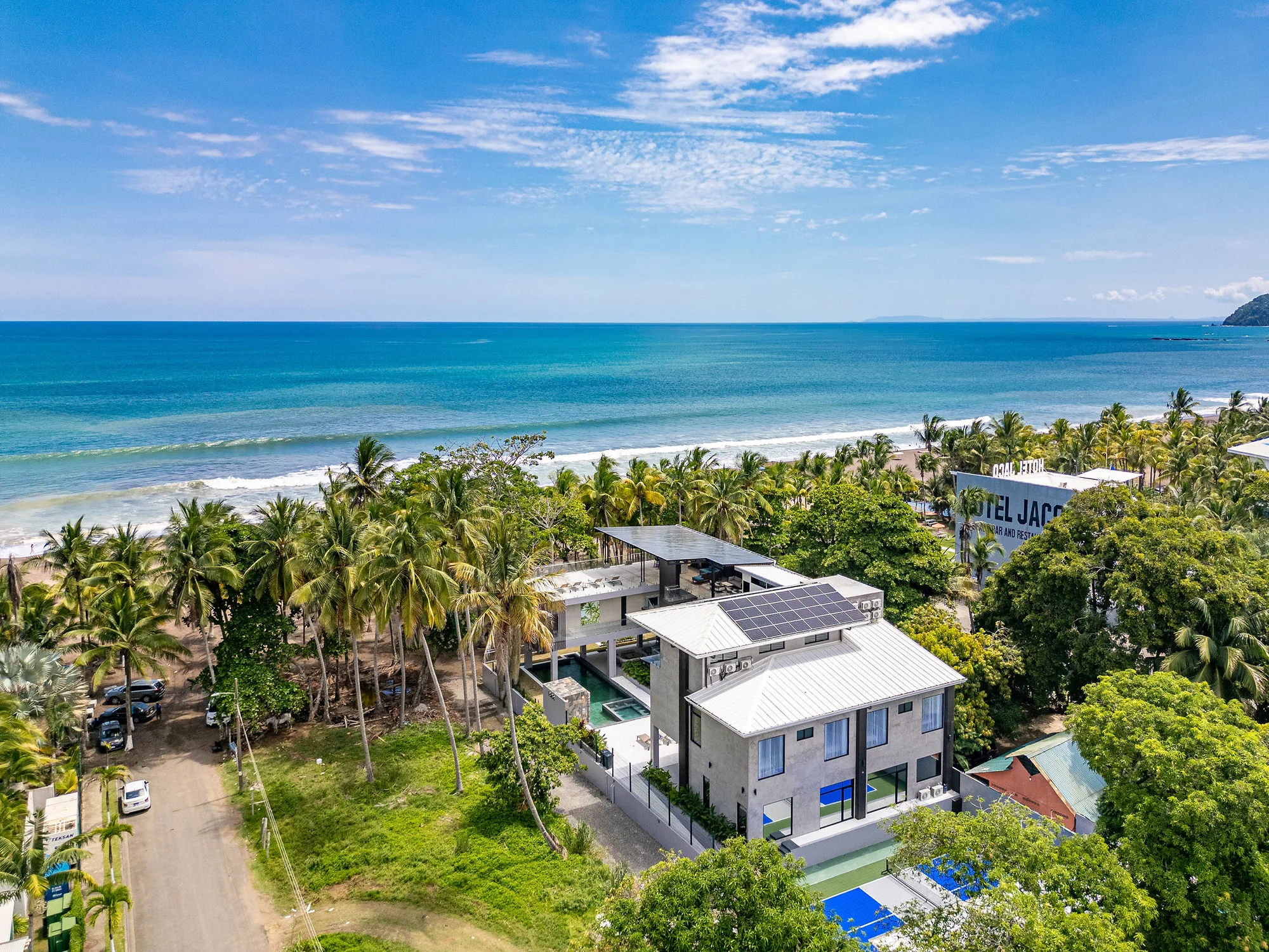 Casa de las Palmas beachfront estate in Jaco